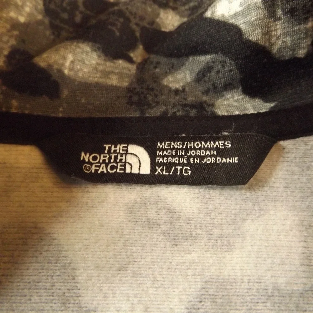 The North Face 1/4 Zip Pullover Black Gray Camo Sweater with Chest Pocket Mens X
